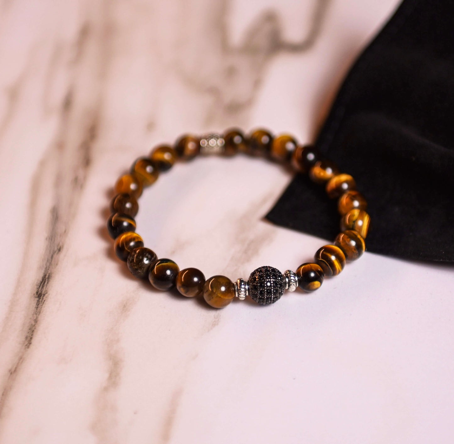 Tiger Eye & Black Zircon (حجر عين النمر و زيركون اسود)