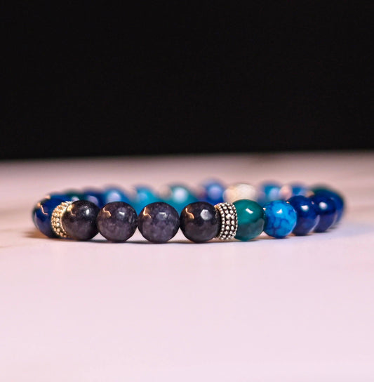 Blue Sapphire & Black Onyx (حجر زفير ازرق و عقيق اسود)